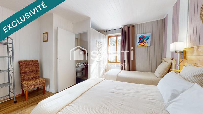 Maison - 279 m² - 9 pièces