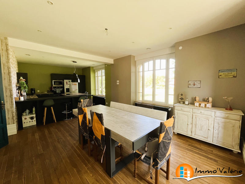 Maison - 189 m² - 7 pièces