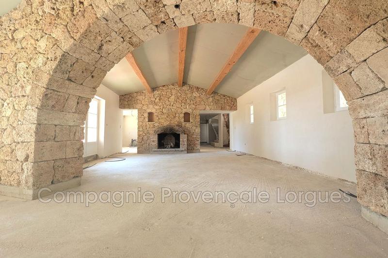 Maison - 450 m² - 9 pièces