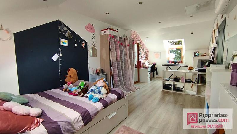 Maison - 210 m² - 6 pièces