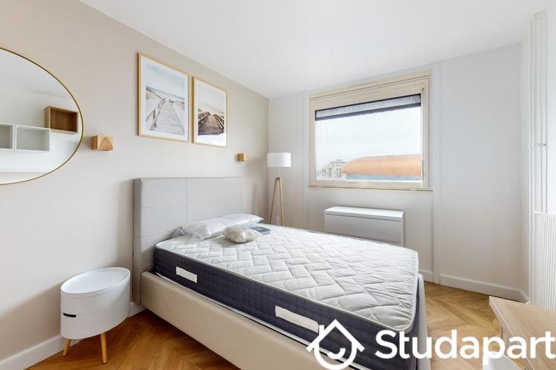 Chambre - 11 m² - 1 pièce