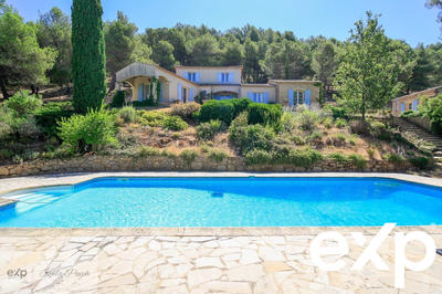 Maison - 185 m² - 7 pièces