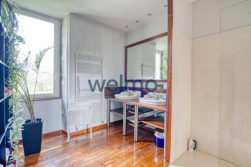 Propriété - 600 m² - 14 pièces