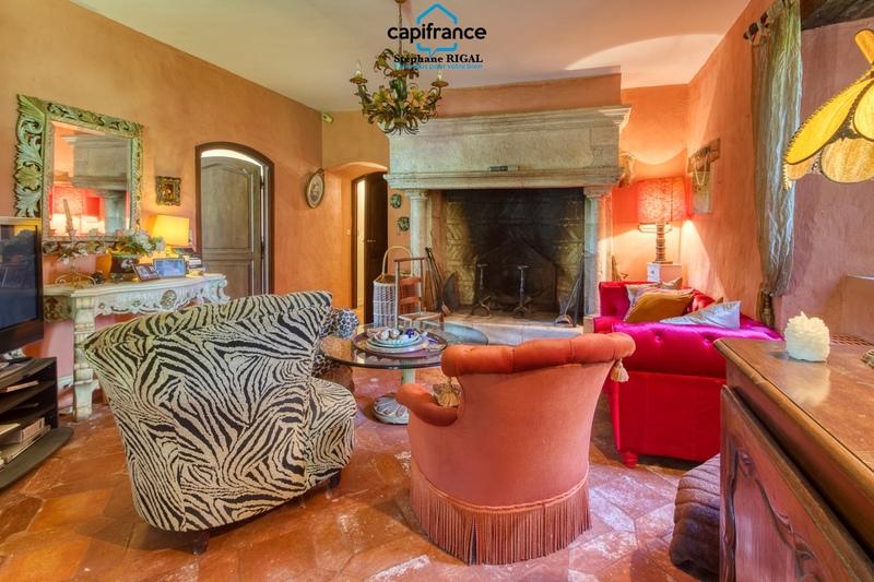 Propriété - 230 m² - 7 pièces