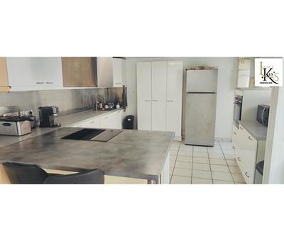 Maison traditionnelle - 149 m² - 8 pièces