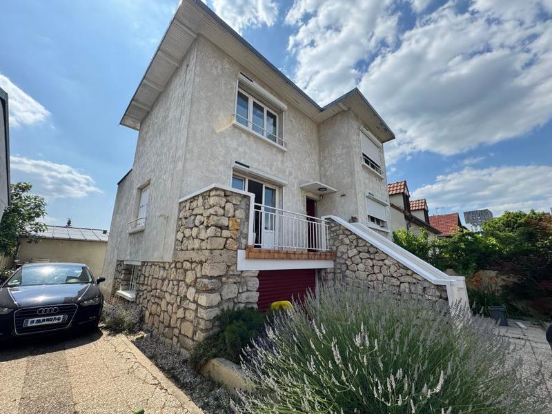 Maison - 130 m² - 4 pièces
