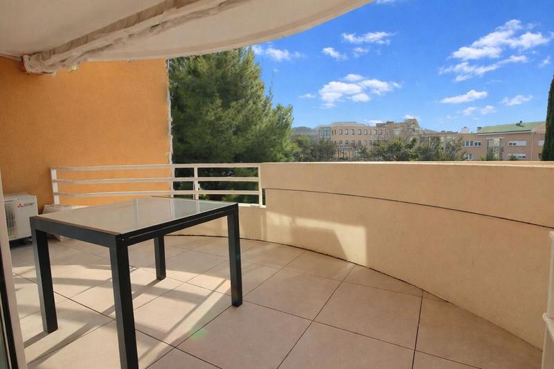 Appartement - 80 m² - 3 pièces