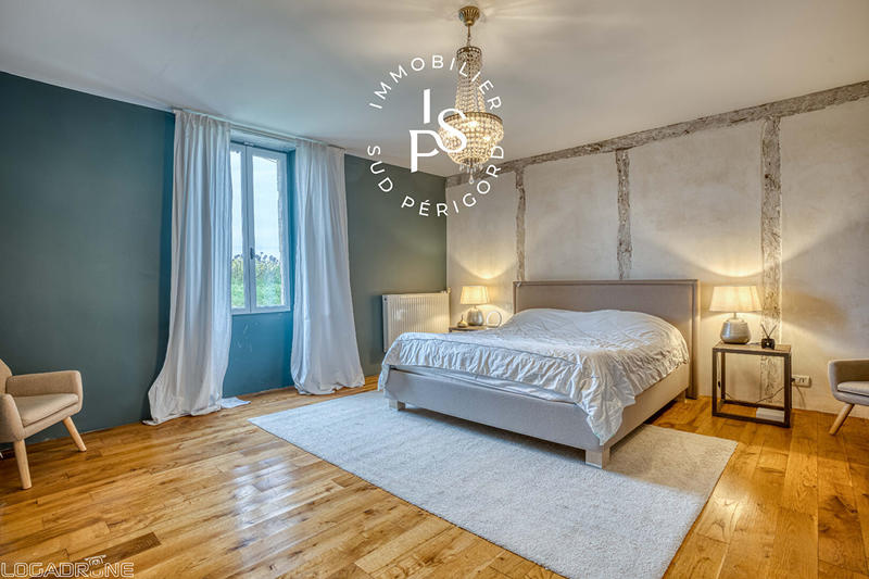 Maison - 200 m² - 5 pièces