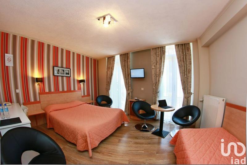 Local commercial - 1 500 m²