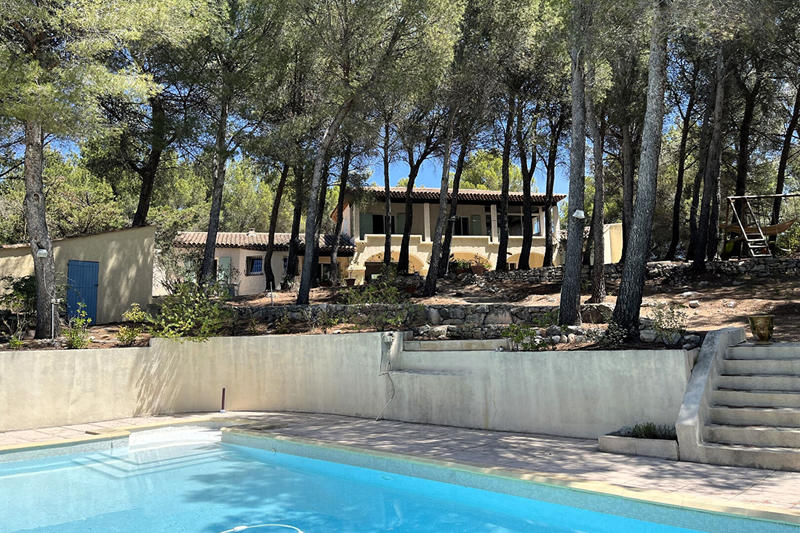 Maison - 257 m² - 10 pièces