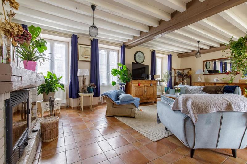 Maison - 210 m² - 9 pièces