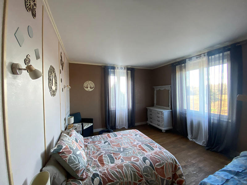 Maison - 210 m² - 5 pièces