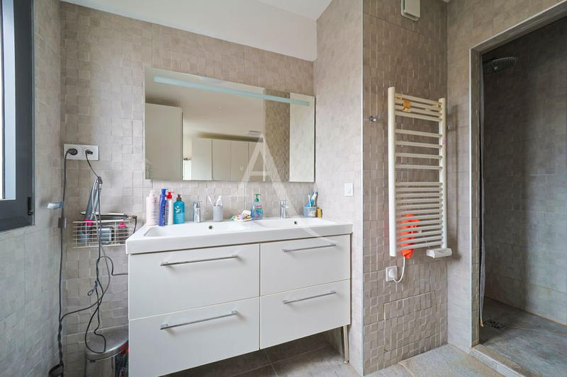 Maison - 169 m² - 5 pièces