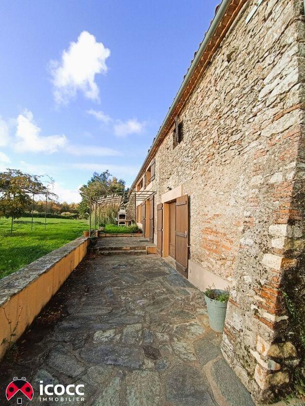 Maison - 477 m² - 21 pièces