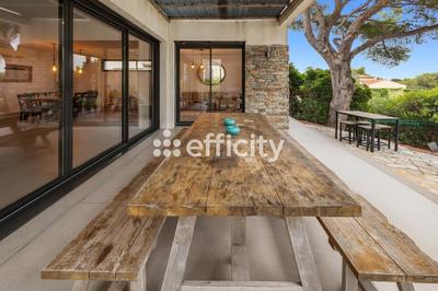 Maison - 211 m² - 7 pièces