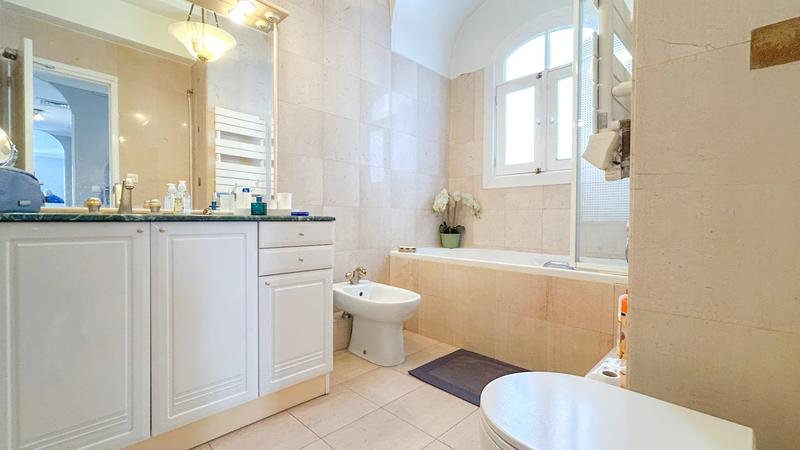 Appartement - 100 m² - 3 pièces