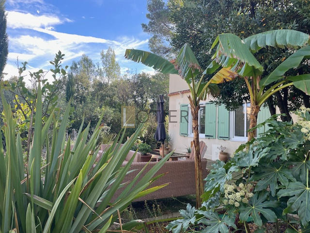 Maison - 217 m² - 6 pièces