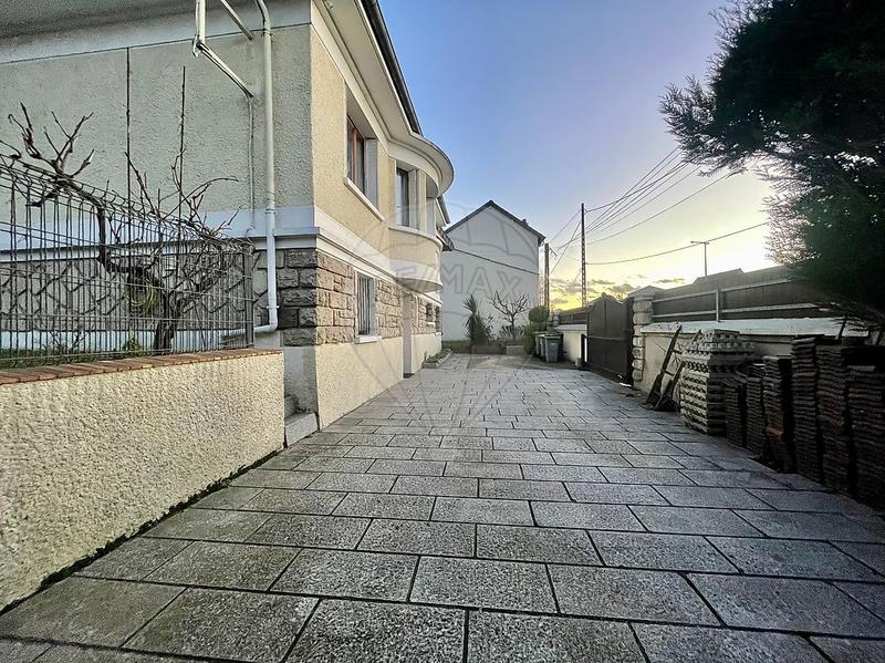 Maison - 98 m² - 5 pièces