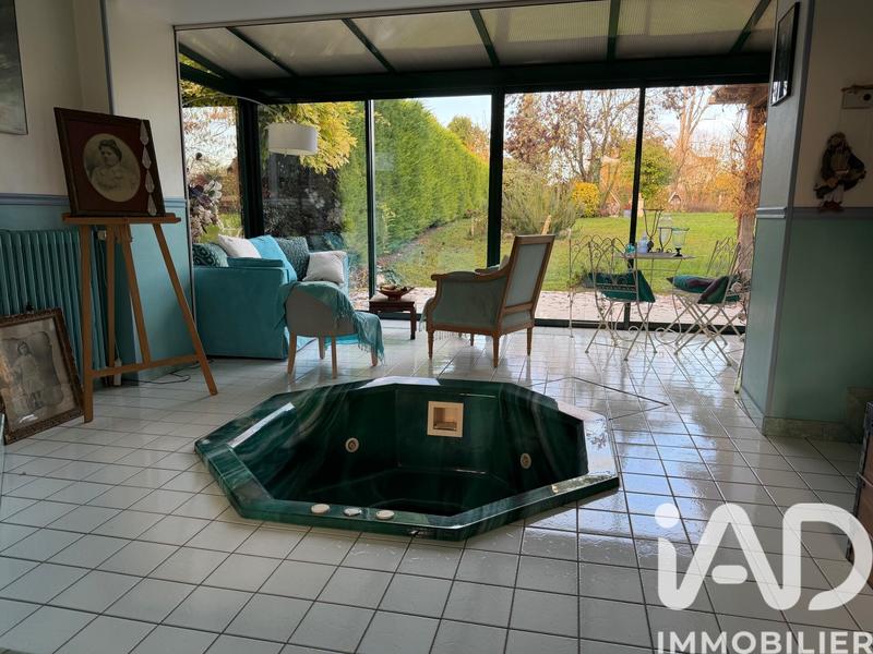 Maison - 205 m² - 8 pièces