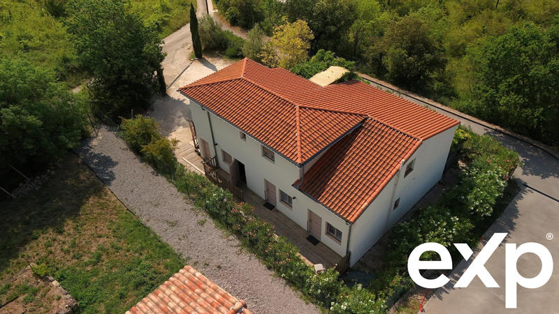 Villa - 167 m² - 9 pièces