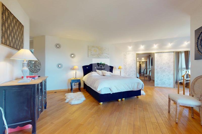 Maison contemporaine - 312 m² - 10 pièces