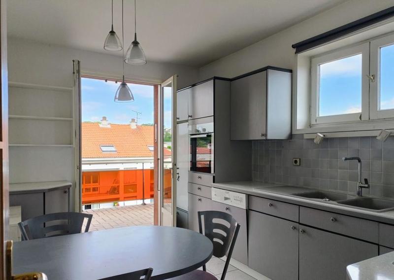 Appartement - 98 m² - 4 pièces