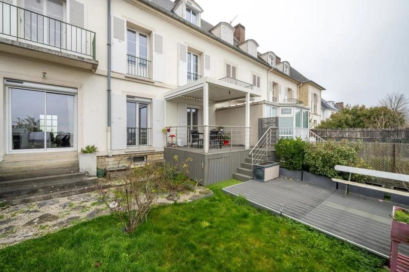 Maison - 174 m² - 7 pièces