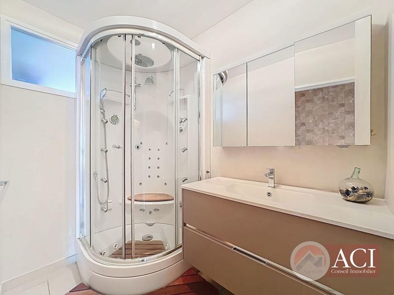 Appartement - 115 m² - 6 pièces