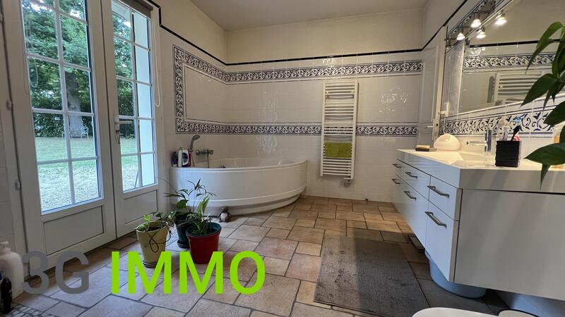 Propriété - 142 m² - 6 pièces