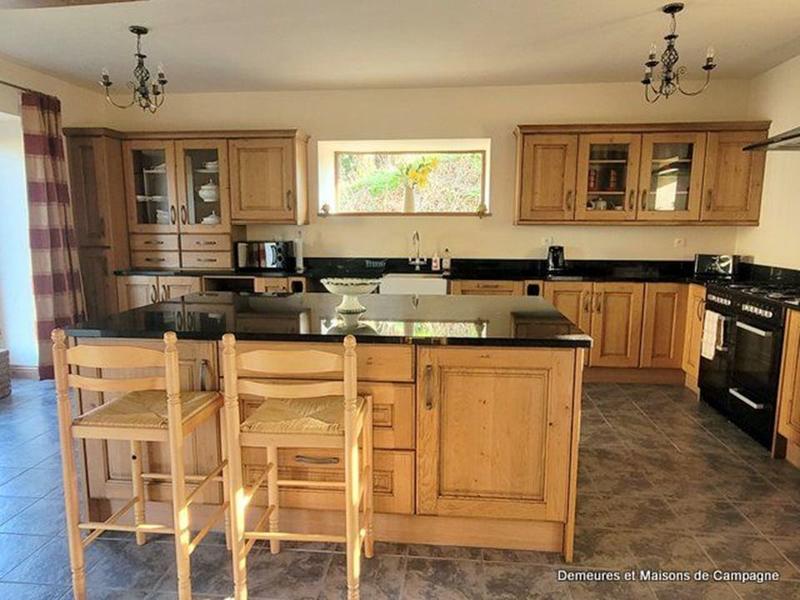 Maison - 217 m² - 8 pièces