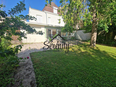 Maison - 287 m² - 10 pièces