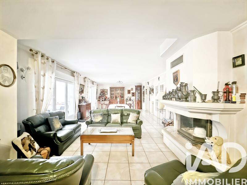 Maison - 190 m² - 8 pièces