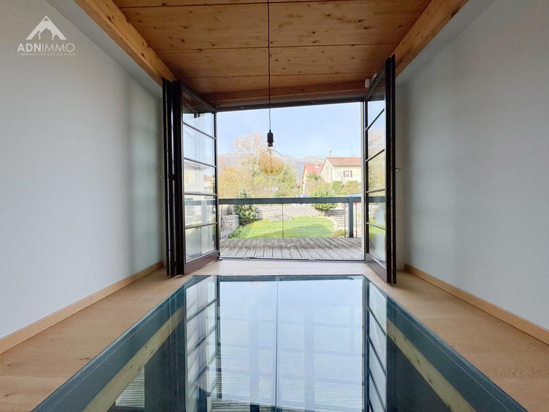 Maison - 225 m² - 7 pièces