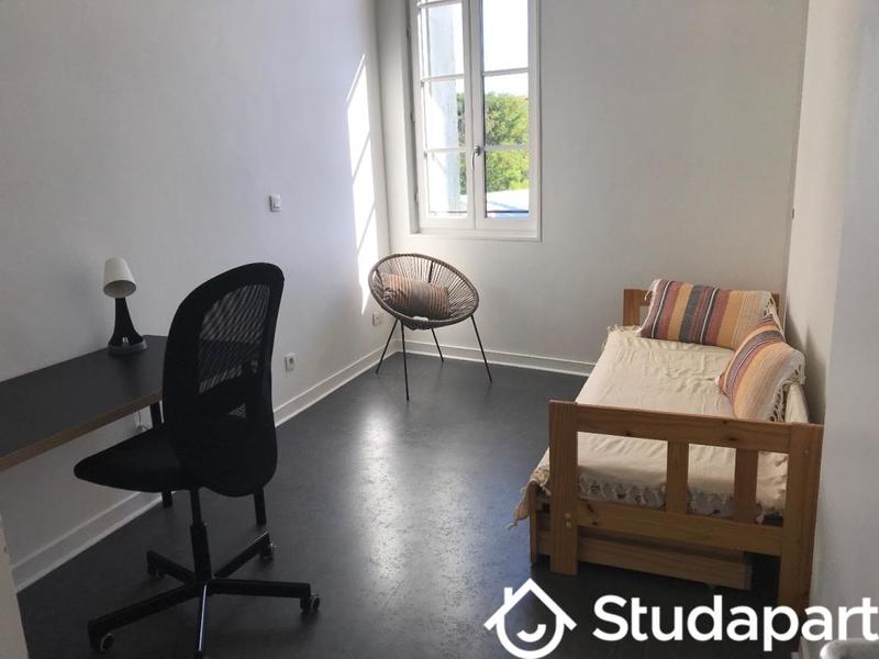 Chambre - 13 m² - 1 pièce