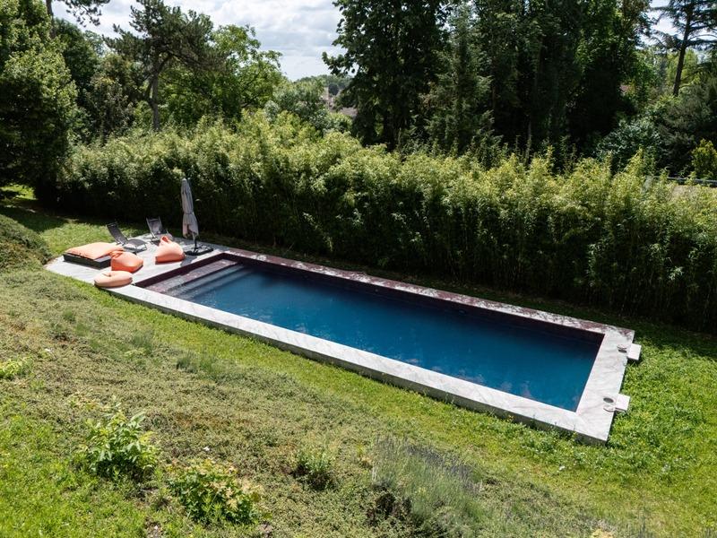 Maison - 422 m² - 9 pièces