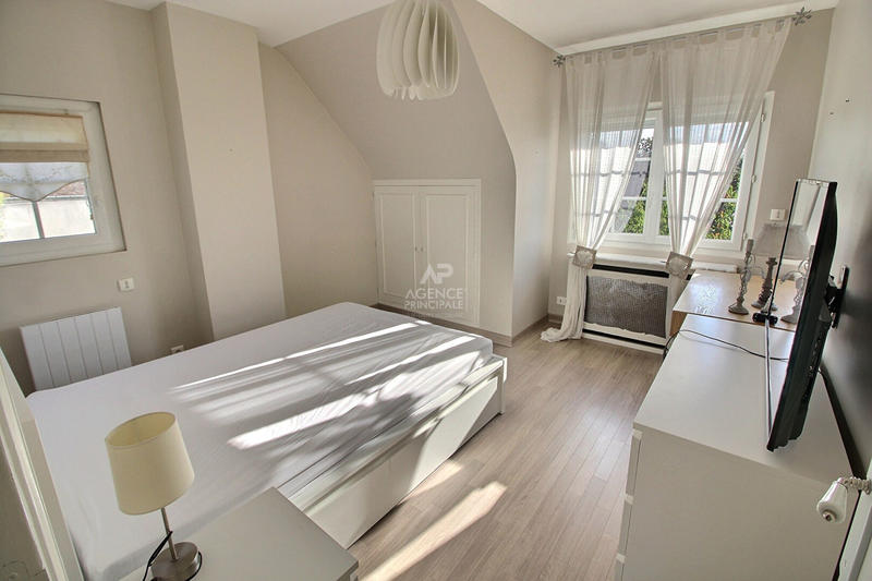 Maison - 156 m² - 7 pièces