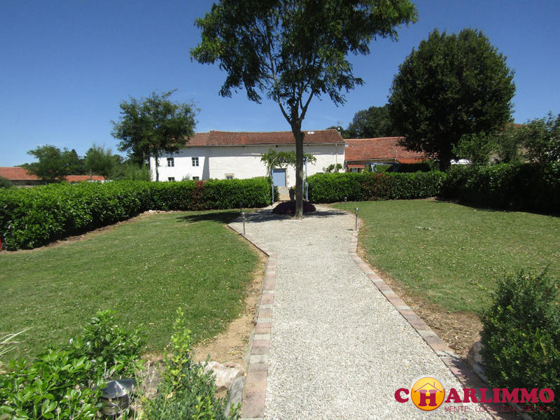 Maison traditionnelle - 122 m² - 4 pièces