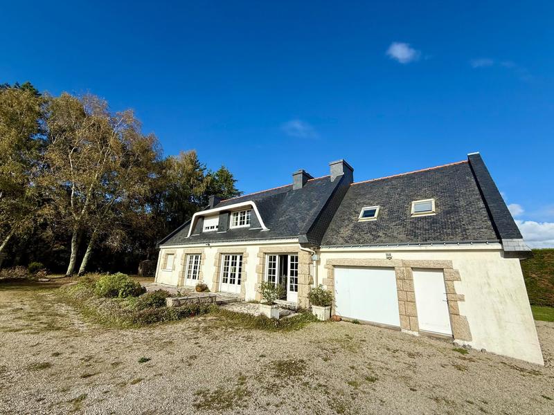 Maison - 180 m² - 8 pièces