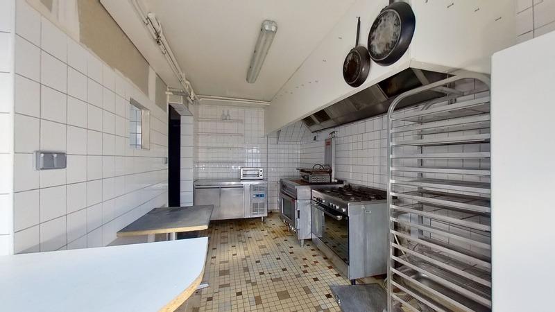 Local commercial - 257 m² - 8 pièces