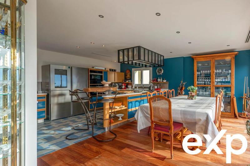 Appartement - 188 m² - 6 pièces