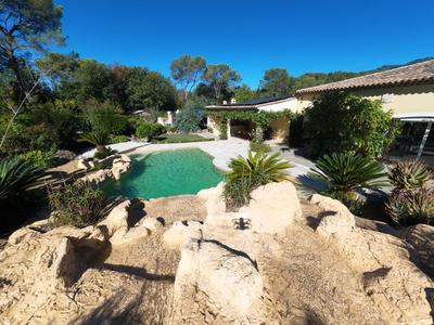 Villa - 469 m² - 9 pièces