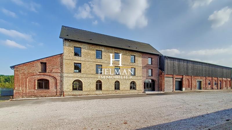 Maison - 600 m² - 10 pièces