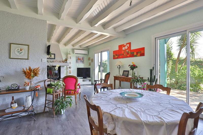 Maison - 245 m² - 10 pièces