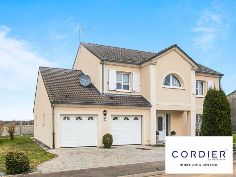 Maison - 181 m² - 8 pièces