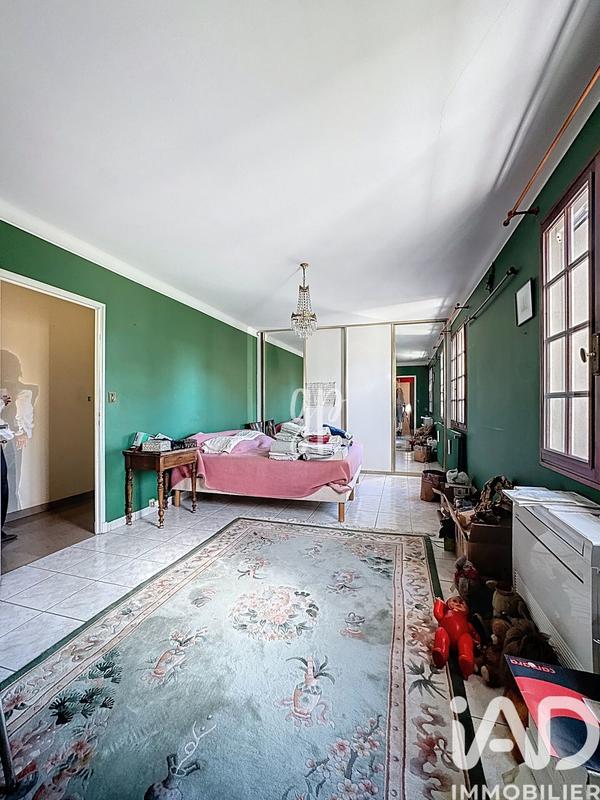 Maison - 233 m² - 7 pièces