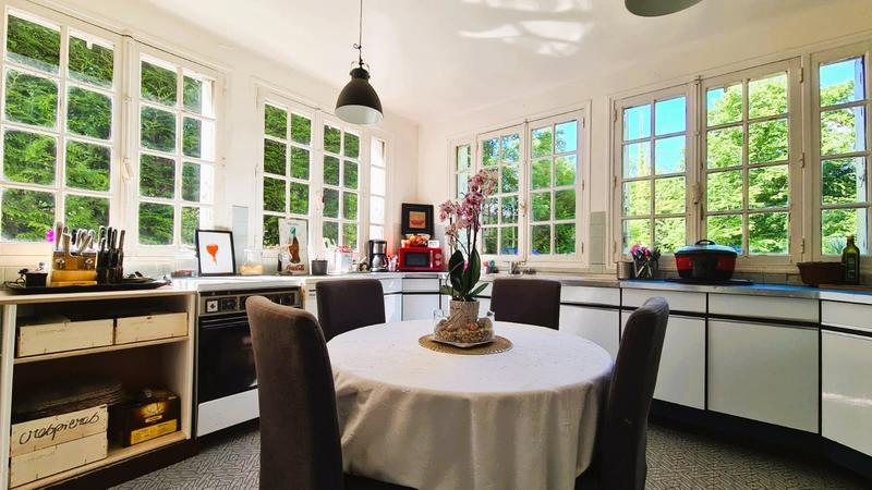 Maison - 180 m² - 6 pièces