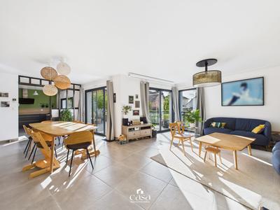 Maison contemporaine - 157 m² - 7 pièces