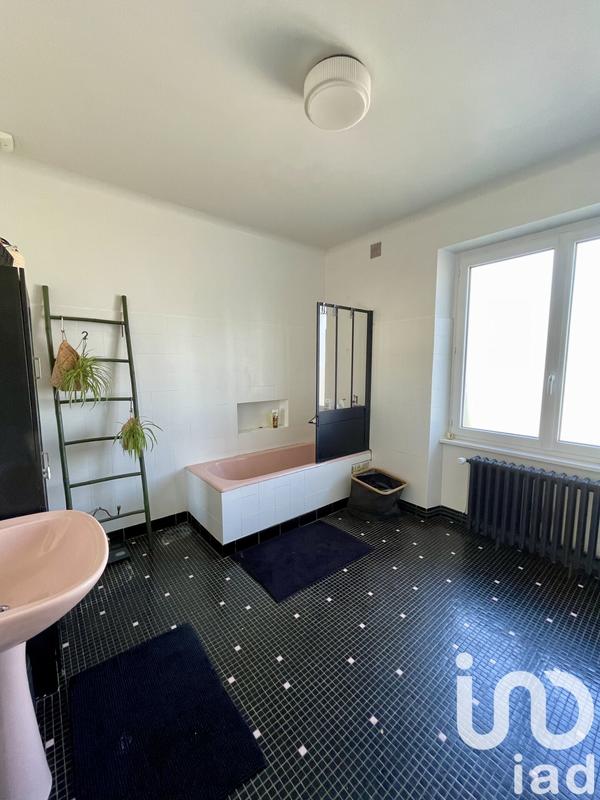 Maison - 177 m² - 7 pièces