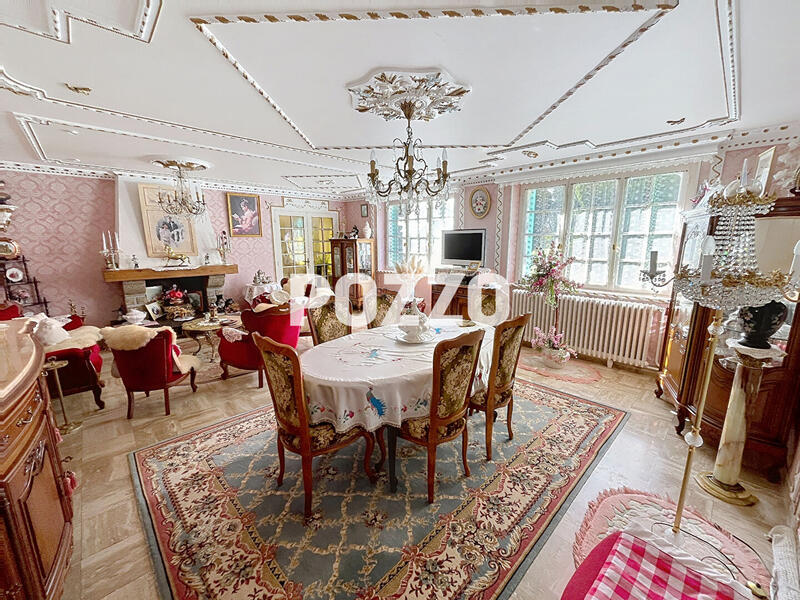 Maison - 180 m² - 7 pièces