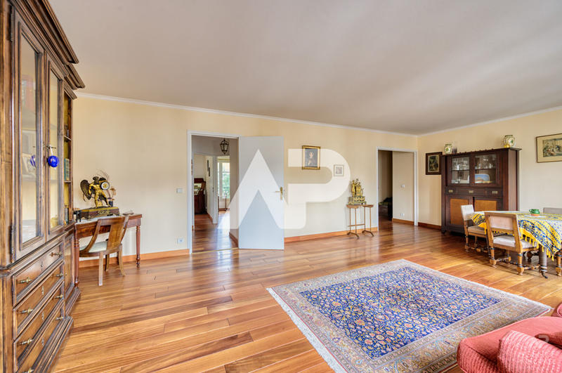 Appartement - 83 m² - 3 pièces